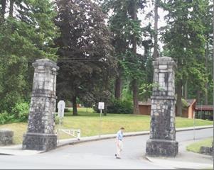 6. 정문 돌기둥.jpg