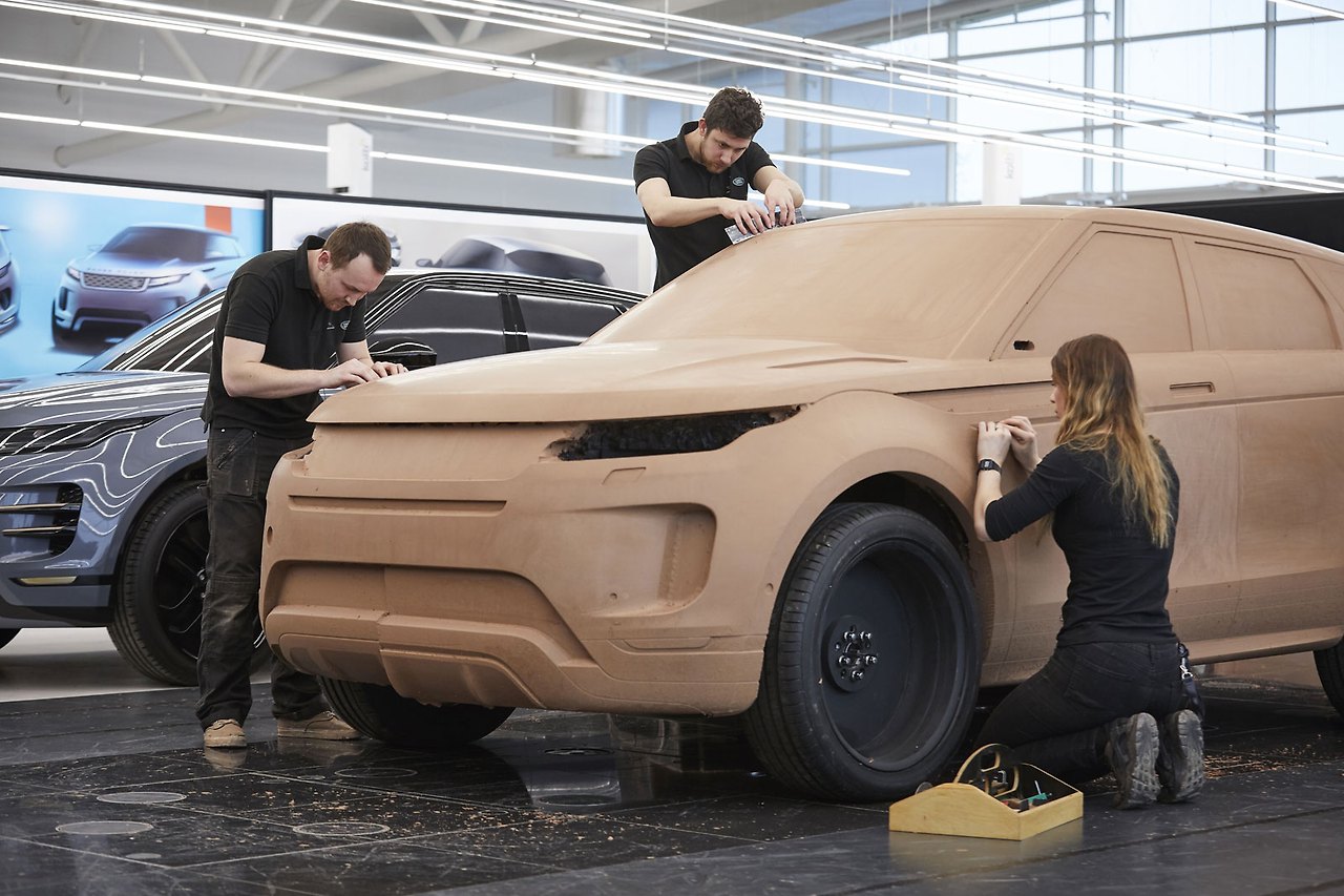 New-Range-Rover-Evoque-Clay-Modeling-05.jpg