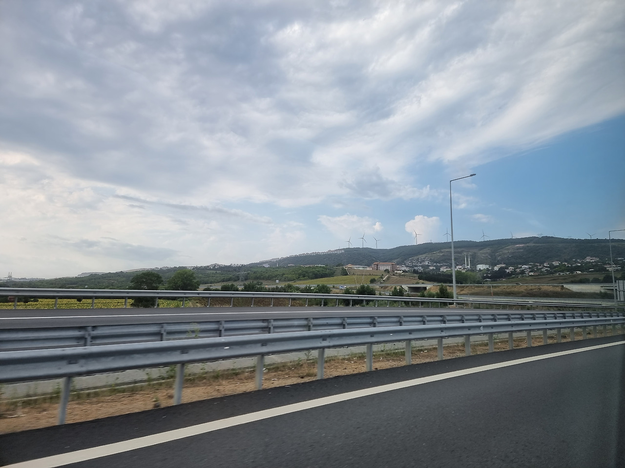 유로파크 가는 길(1).jpg