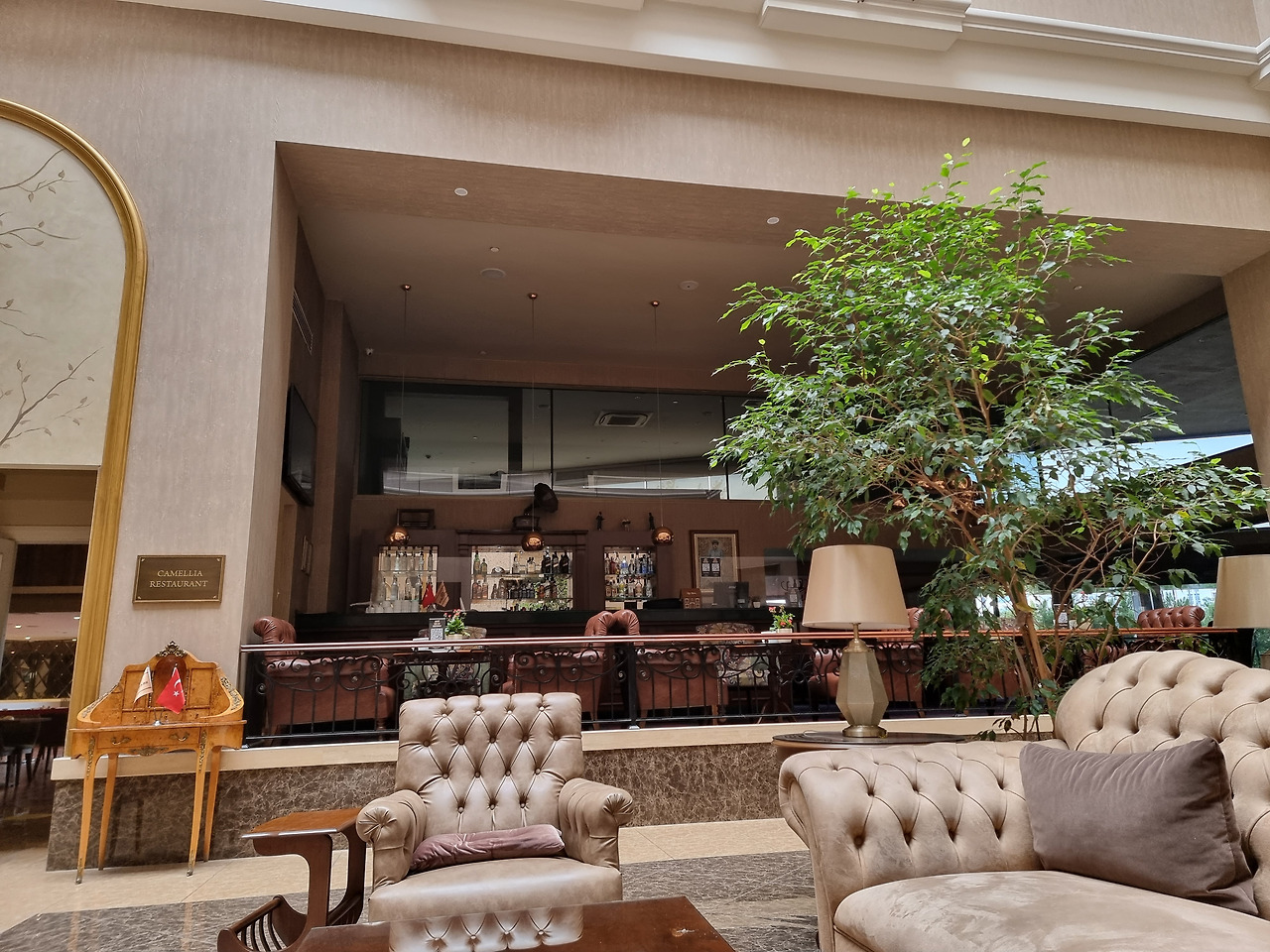 호텔 로비.jpg