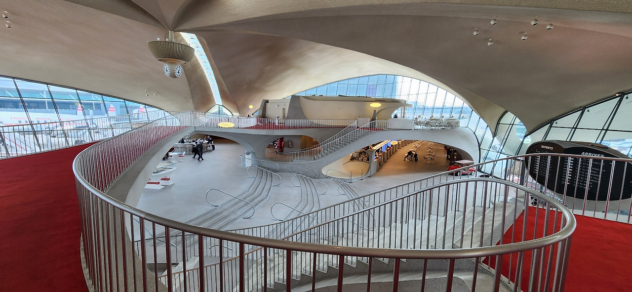 터미널 내부 메인.jpg