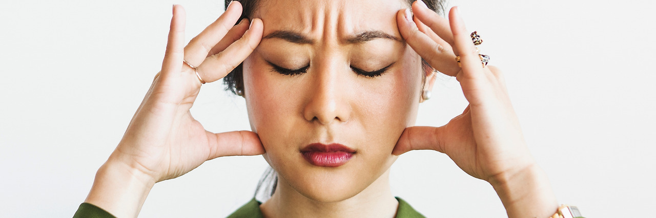 woman-having-a-bad-migraine-QZL4MYL.jpg
