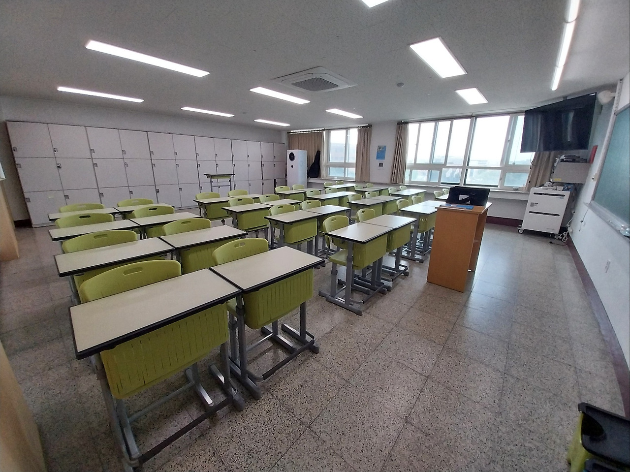 25. 365일 야간진료.jpg