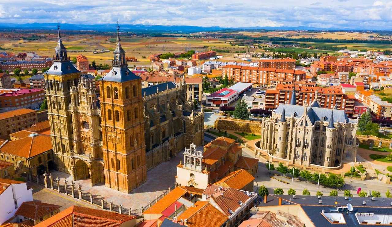 camino-frances-pueblos-astorga.jpg