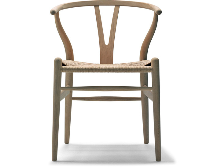 ch24-wishbone-chair-wood-hans-wegner-carl-hansen-and-son-1.jpg