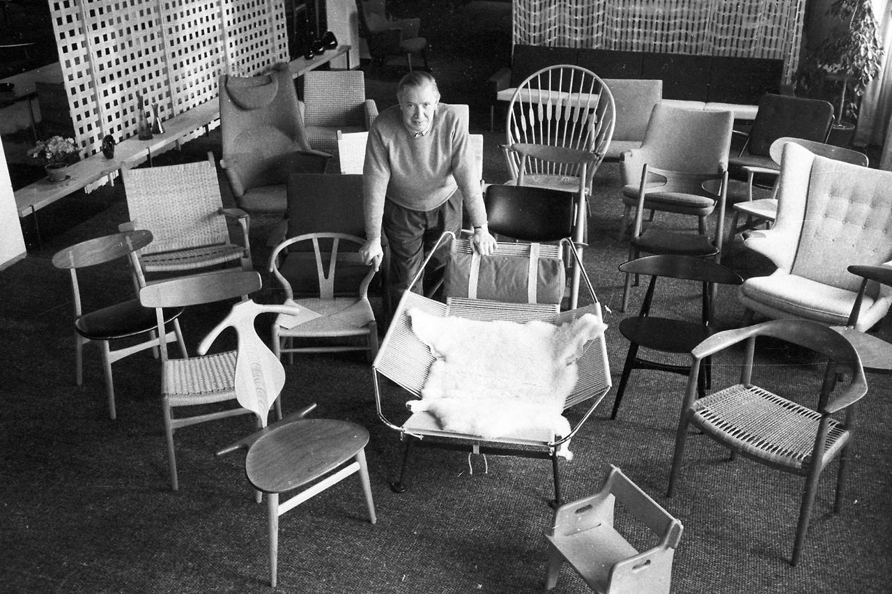 hans-j-wegner-surrounded-by-his-chairs.jpg