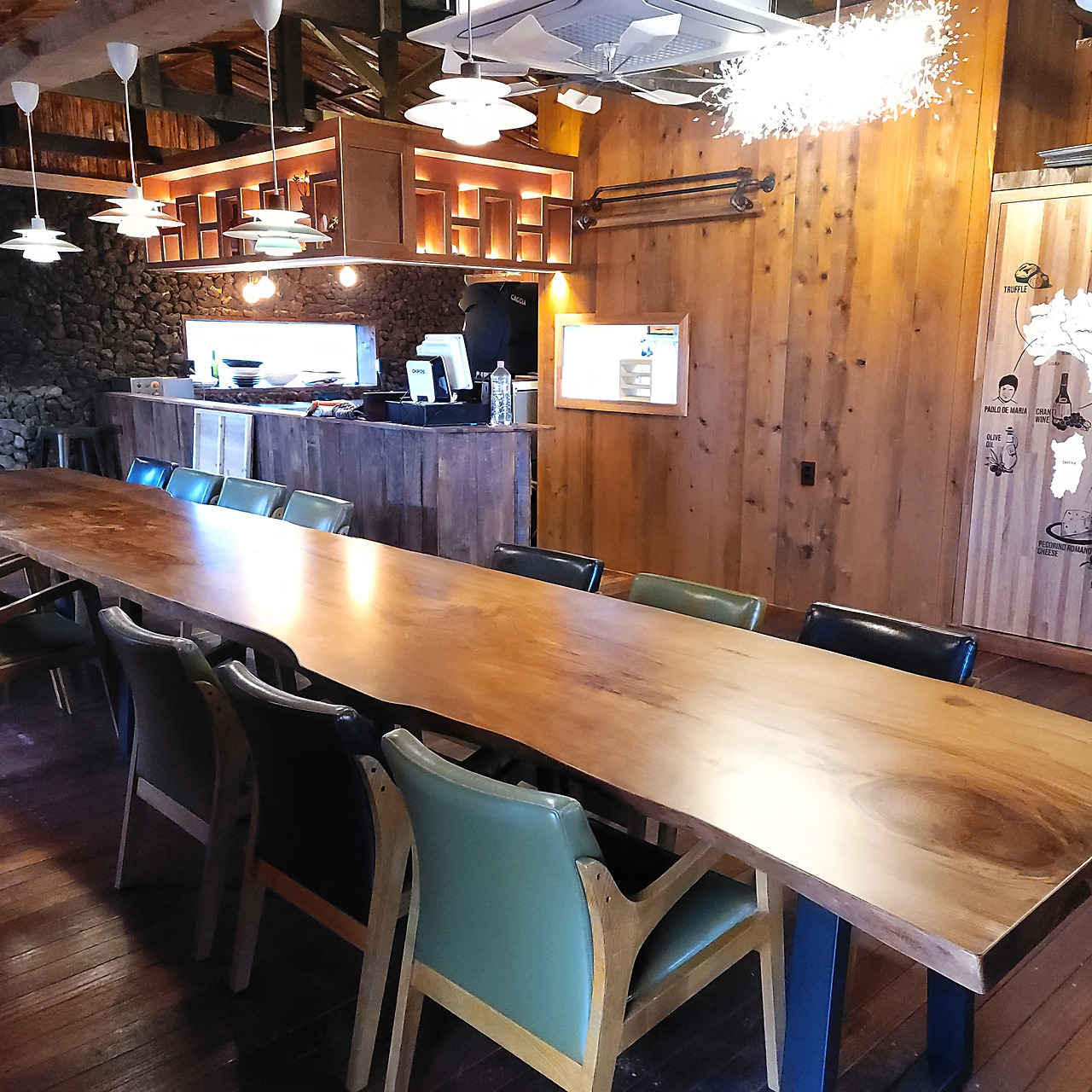 테이블1 정사각.jpg