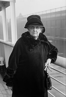 220px-Jane_Addams_-_Bain_News_Service.jpg