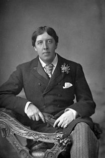 211px-Oscar_Wilde_%281854-1900%29_1889%2C_May_23._Picture_by_W._and_D._Downey.jpg