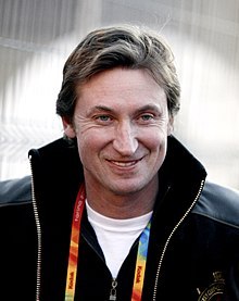 220px-Wayne_Gretzky_2006-02-18_Turin_001.jpg