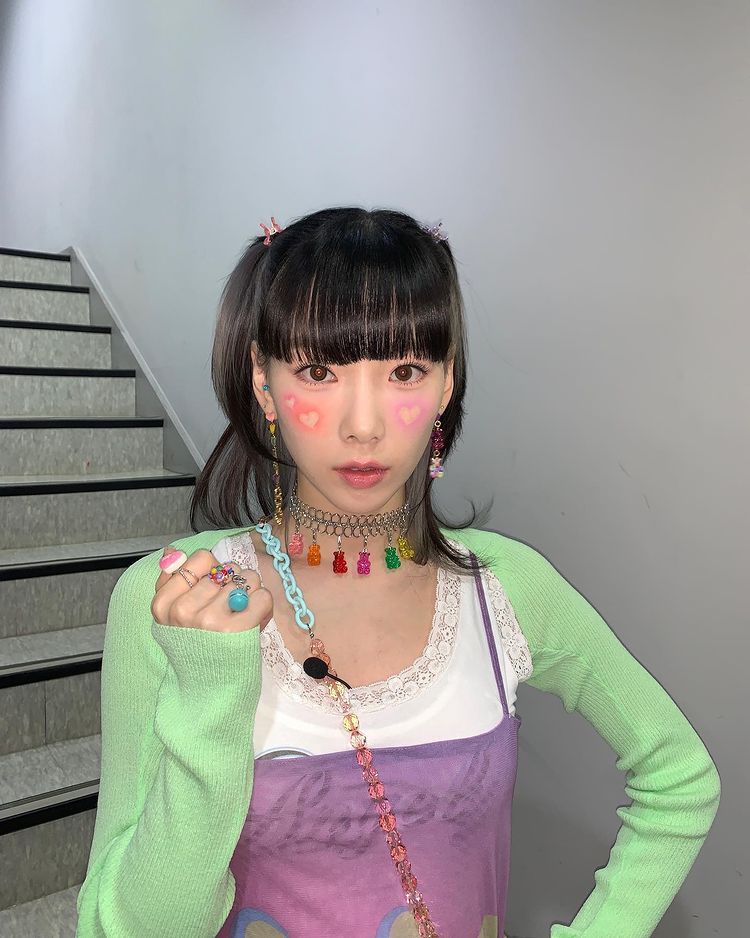 13.키치 액세서리 스타일링.jpg