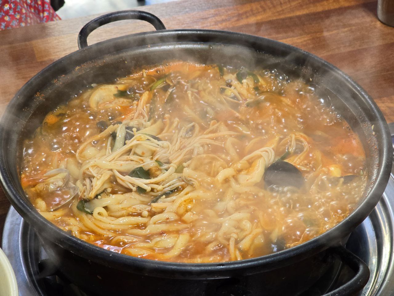 강릉여행 강릉맛집 장칼국수 섭국 버섯칼국수 명가네칼국수 칼국수맛집 2.jpg