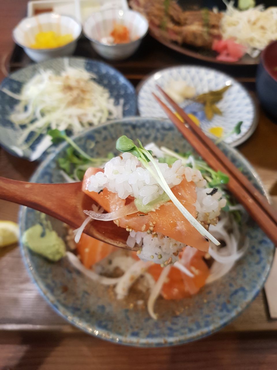 부산 맛집 여행 부산여행 부산맛집 일식 일본가정식 부산일식 부산일본가정식 규카츠 연어덮밥 사케동 쇠고기튀김 연어회 연어 부산대 교토밥상.jpg