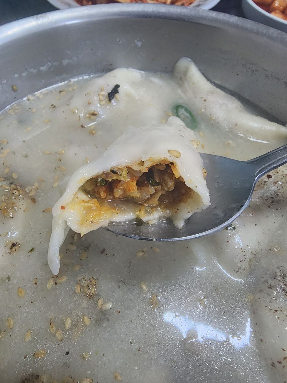 강릉 강릉여행 제일함흥냉면 떡만두국 강릉맛집 함흥냉면 가자미식해 김치만두 만두국 8.jpg