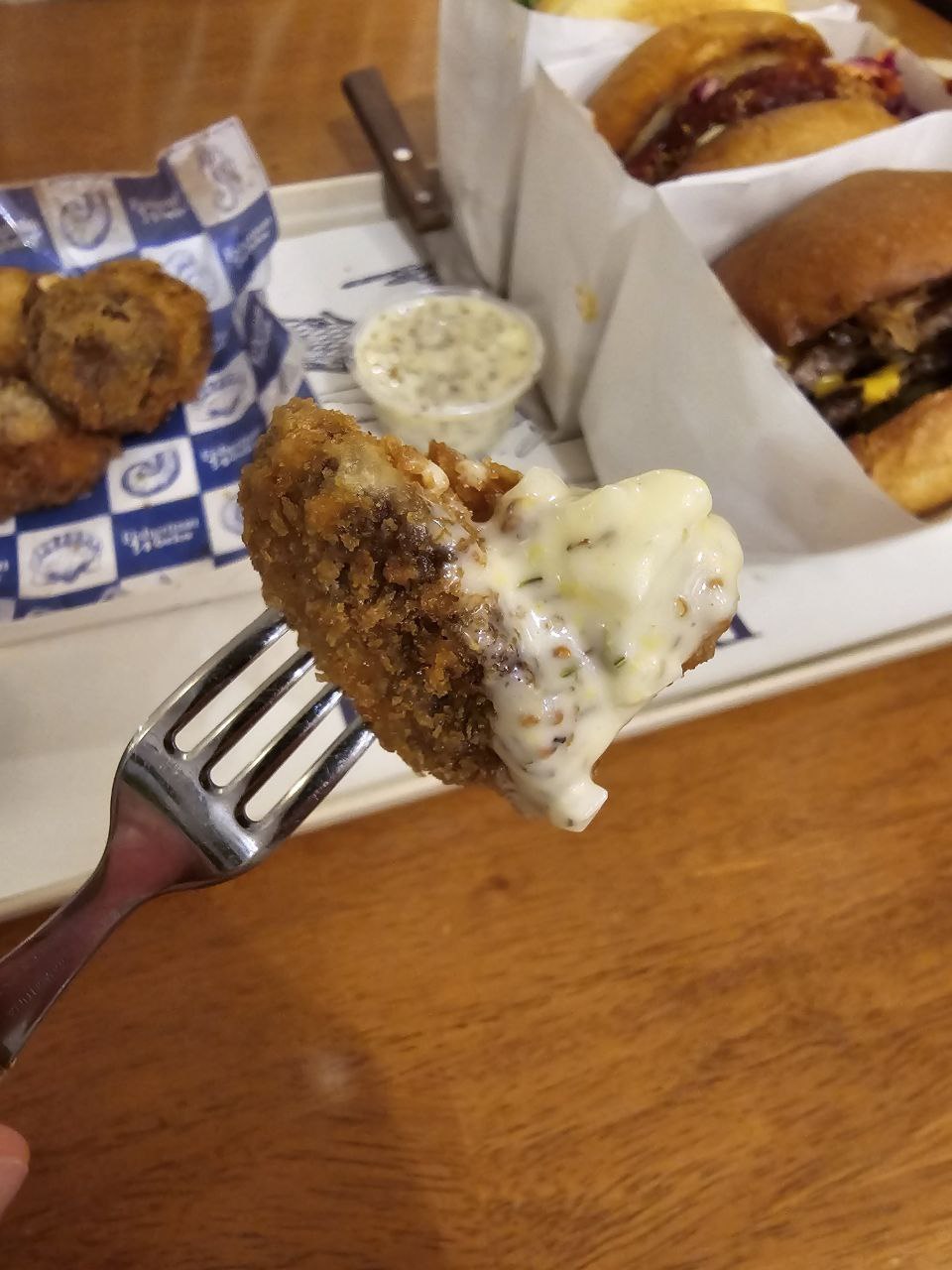 강릉여행 강릉맛집 동네맛집 수제버거 새우버거 치즈버거 게살버거 서부시장 서부시장맛집 피셔맨웍스 강릉수제버거맛집 2.jpg