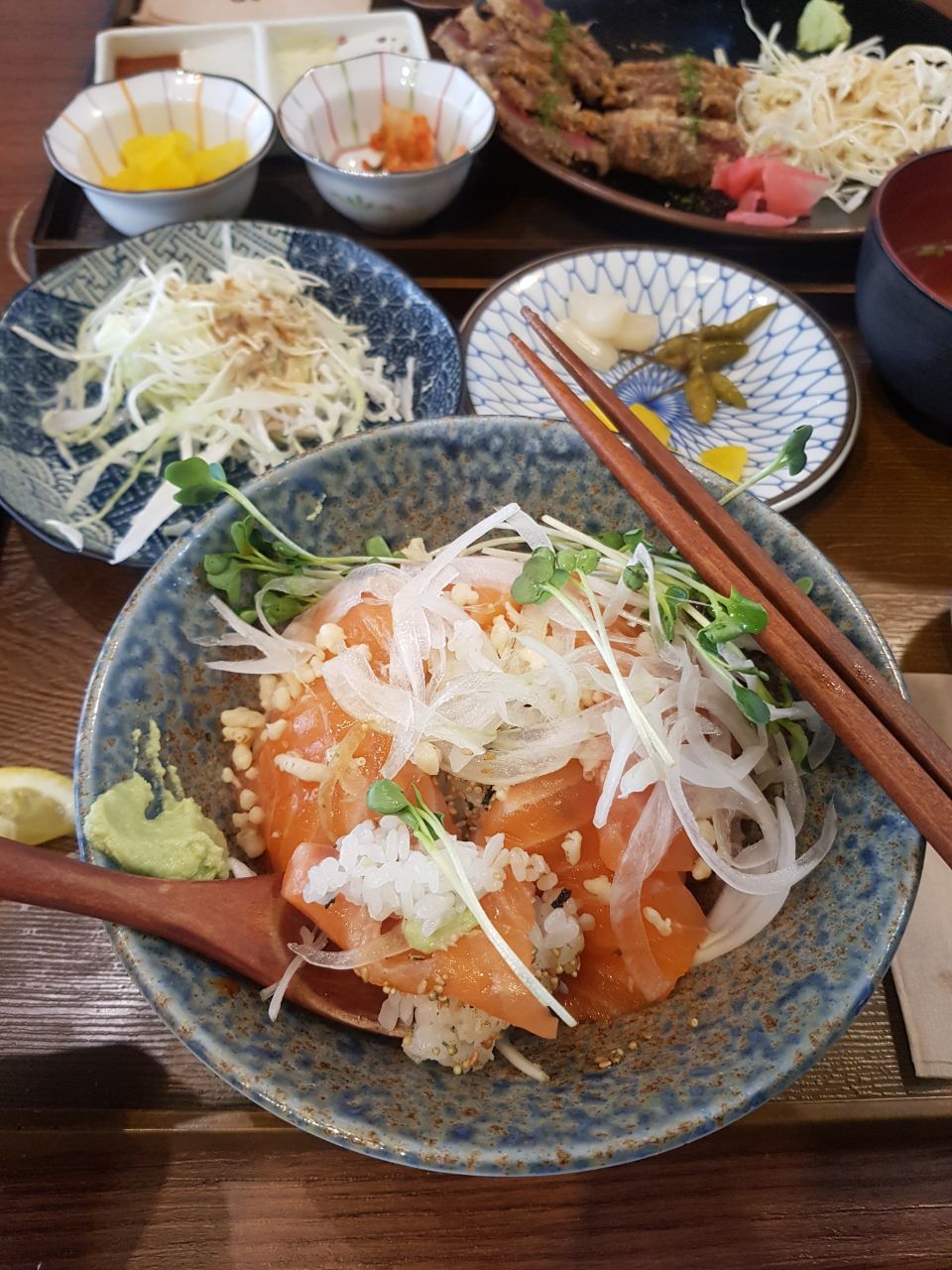 부산 맛집 여행 부산여행 부산맛집 일식 일본가정식 부산일식 부산일본가정식 규카츠 연어덮밥 사케동 쇠고기튀김 연어회 연어 부산대 교토밥상 1.jpg