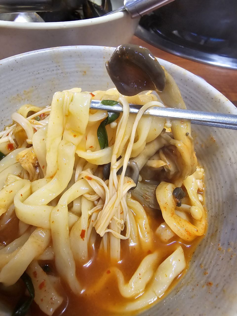 강릉여행 강릉맛집 장칼국수 섭국 버섯칼국수 명가네칼국수 칼국수맛집 7.jpg