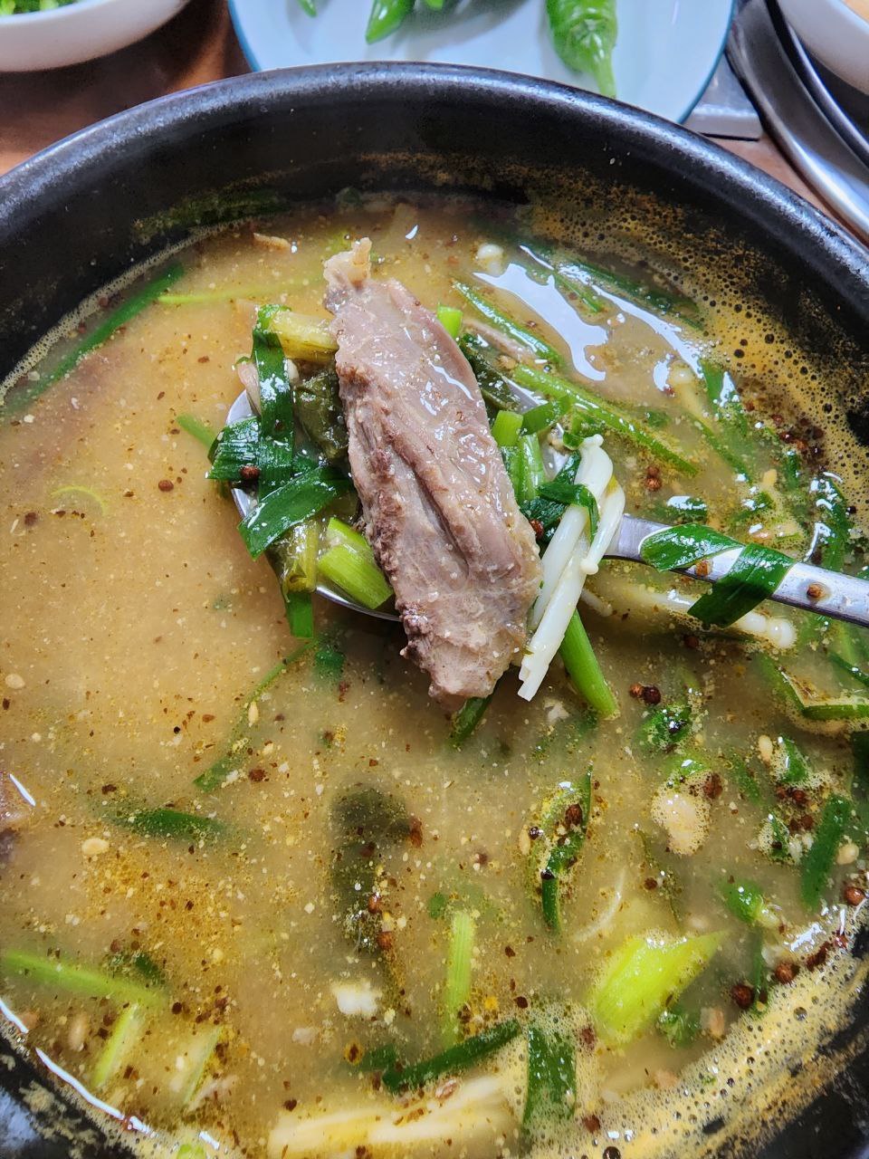 강릉 동궁염소탕 염소 보신 4.jpg