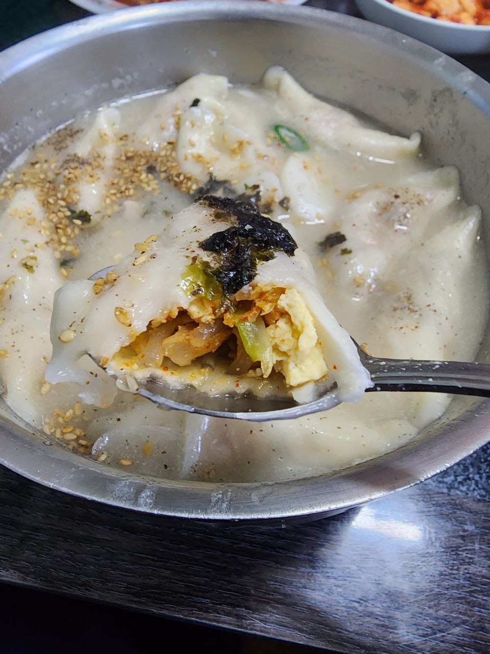 강릉 강릉여행 제일함흥냉면 떡만두국 강릉맛집 함흥냉면 가자미식해 김치만두 만두국 5.jpg