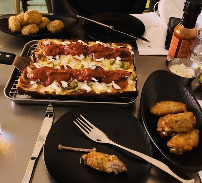 강릉 맛집 피자 스퀘어피자 디트로이트 디트로이트피자 양송이 튀김.jpg