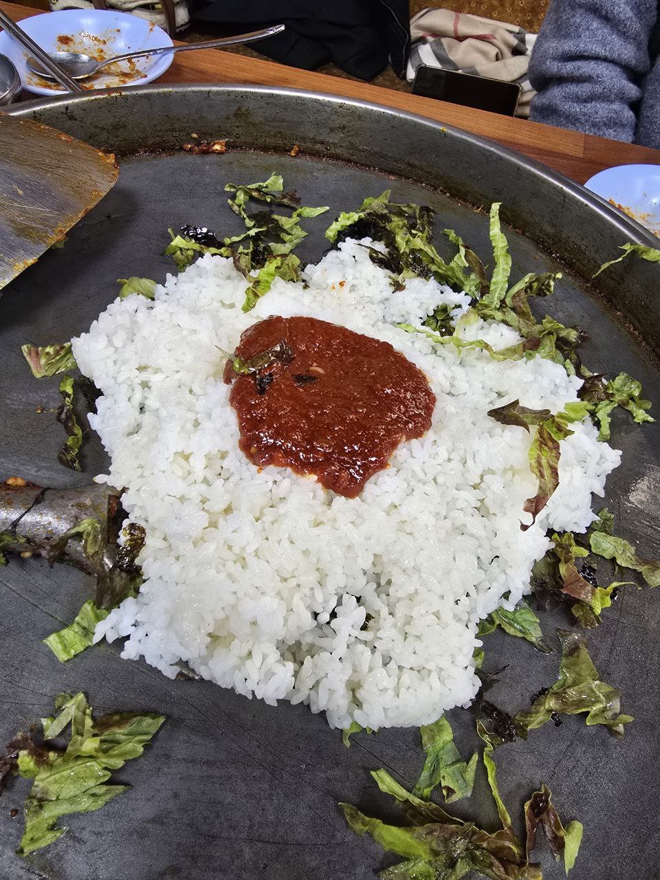 춘천여행 춘천맛집 동네맛집 닭갈비 춘천닭갈비 우미닭갈비 닭갈비맛집 춘천닭갈비맛집 누룽지볶음밥 누룽지 7.jpg