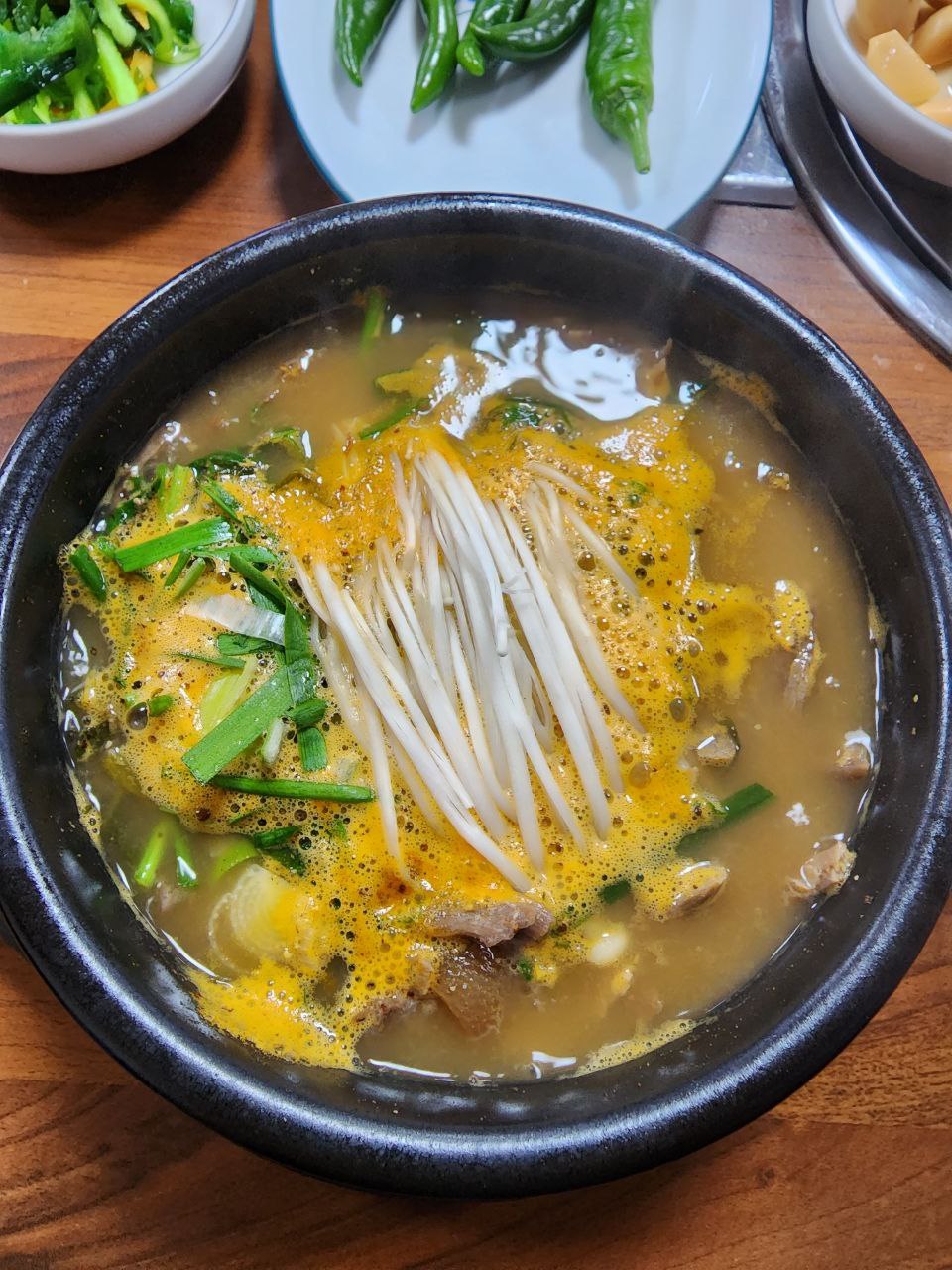 강릉 동궁염소탕 염소 보신 1.jpg