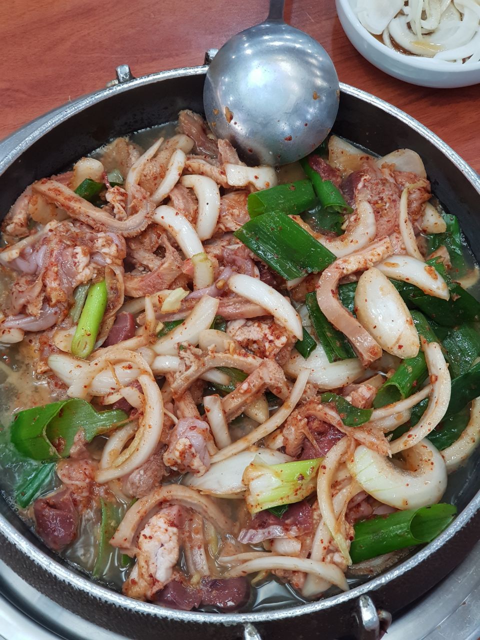 진주 여행 맛집 촉석루 남강 논개 진주여행 진주맛집 진주육회 육회 육회비빔밥 곱창 소곱창 망경동 망경식육식당 식육식당 진주망경식육식당 진주육회비빔밥 진주소곱창.jpg