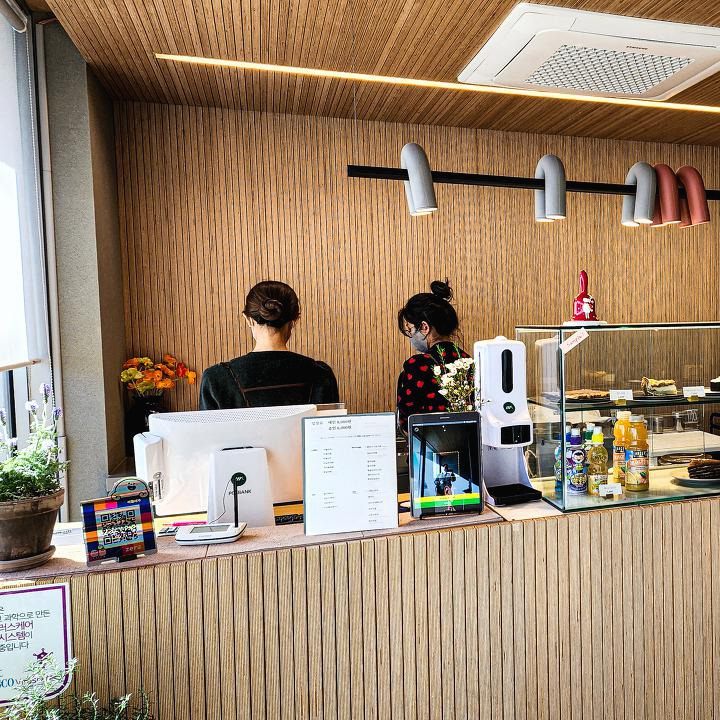 진천 이월면 진안로 이월서가 북카페 (21).jpg