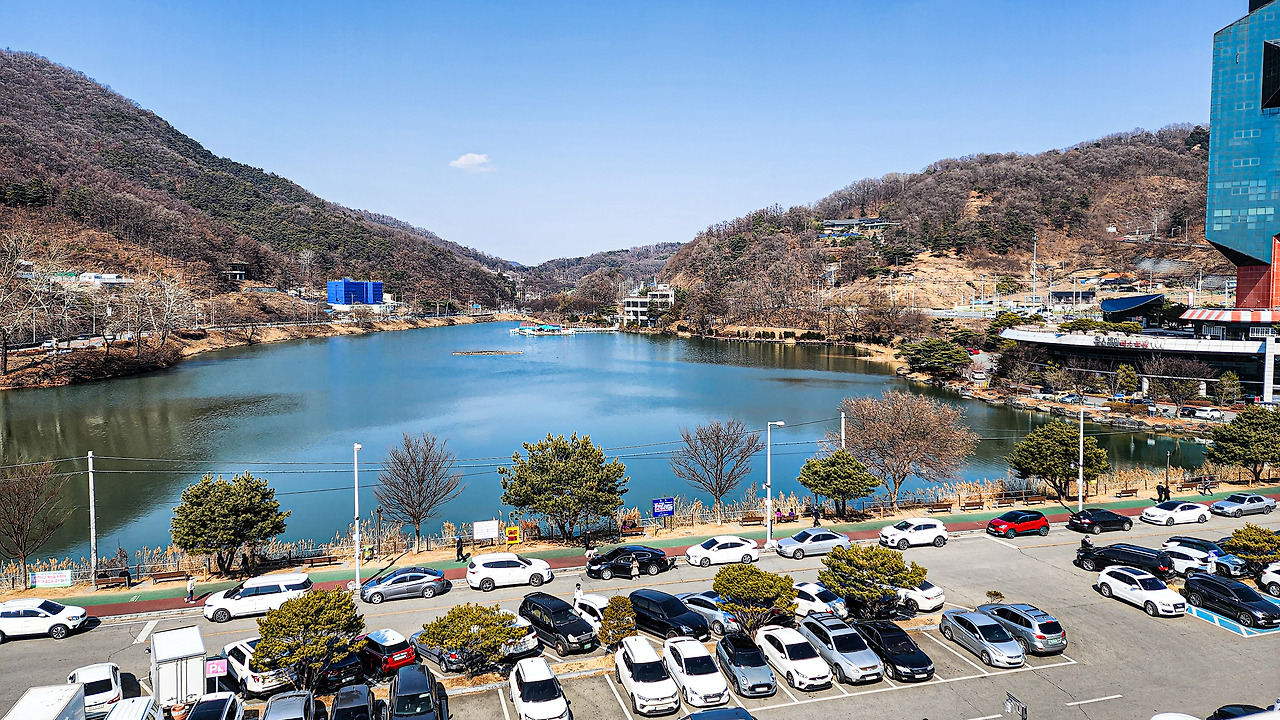 청주 명암저수지 뷰 딜라이트 카페 (11).jpg