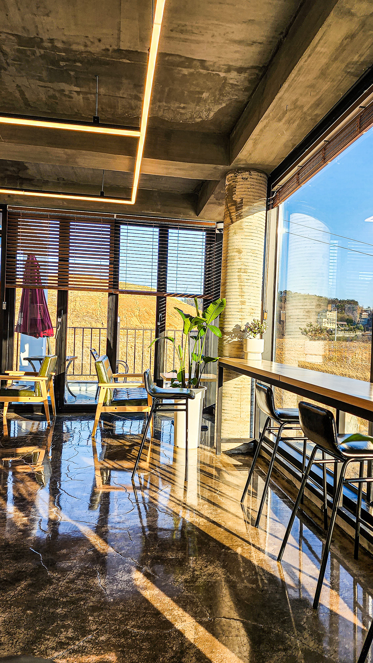 오창 저수지 뷰 카페 더뷰 (24).jpg