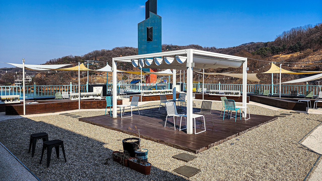 청주 명암저수지 뷰 딜라이트 카페 (13).jpg