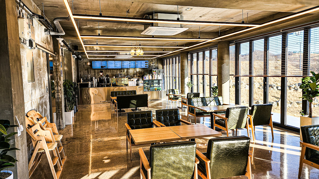 오창 저수지 뷰 카페 더뷰 (9).jpg