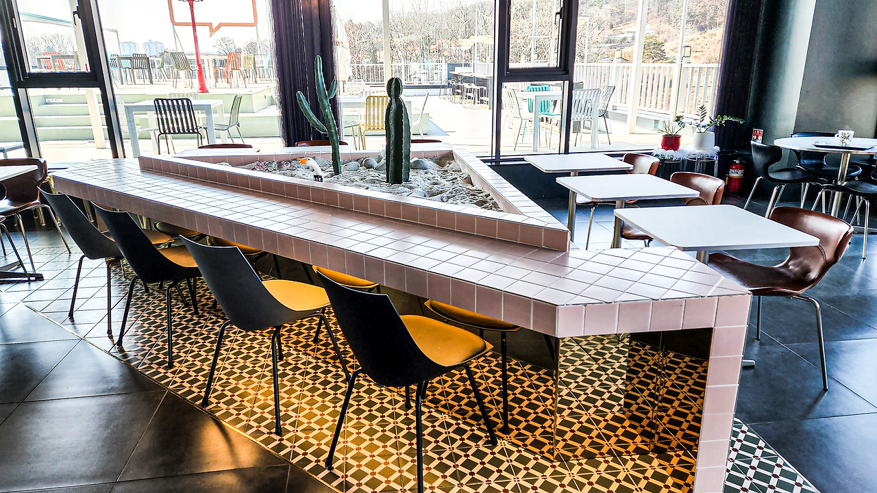 청주 명암저수지 뷰 딜라이트 카페 (4).jpg