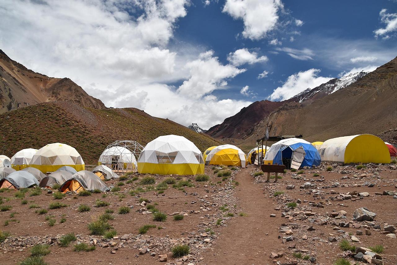 aconcagua-3884935_1920.jpg