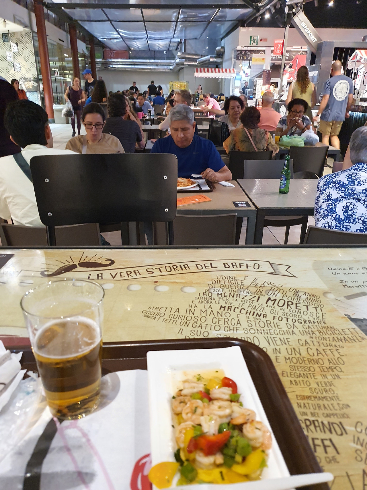 피렌체 중앙시장 2층 푸드코트.jpg