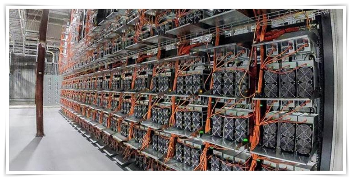 비트코인 채굴장 이미지.jpg