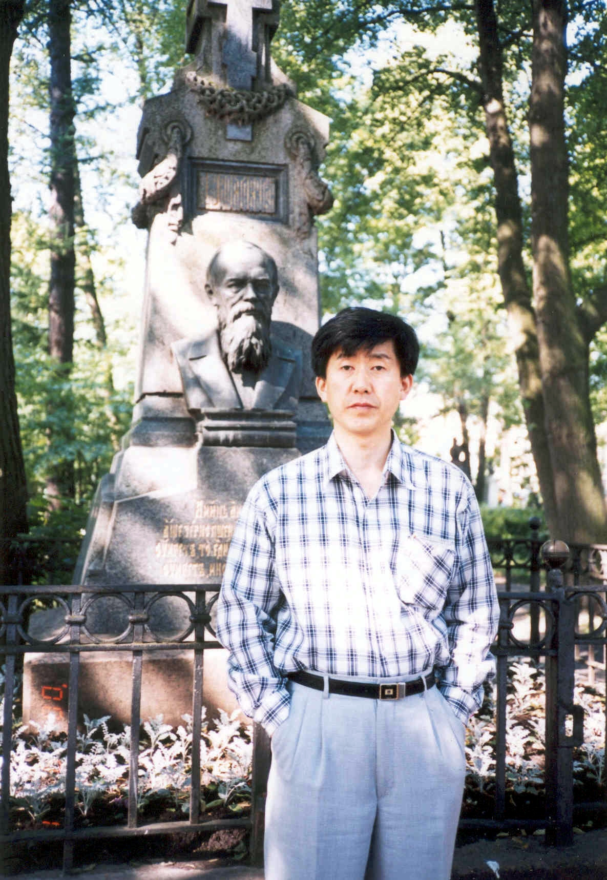 도스토예프스키 묘지 3.jpg