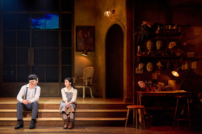 르마스크_공연 사진_레오니 역 박란주, 프레데릭 역 현석준_제공 이모셔널씨어터.jpg