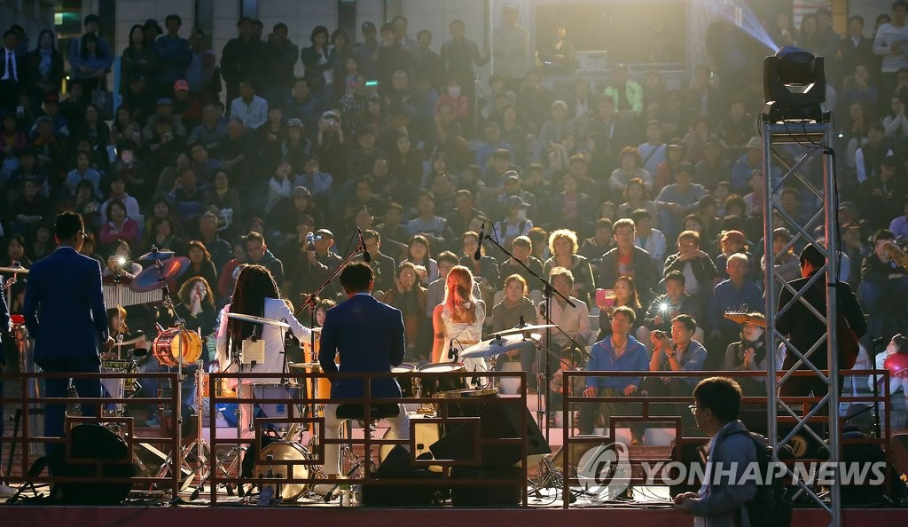 43. 안전 high콘스트 공연.jpg