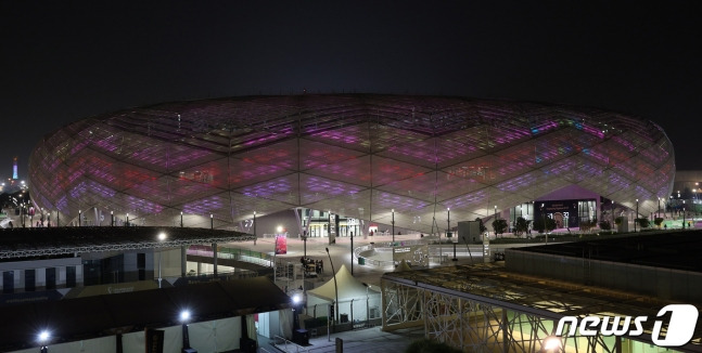 47. 카타르 경기장.jpg