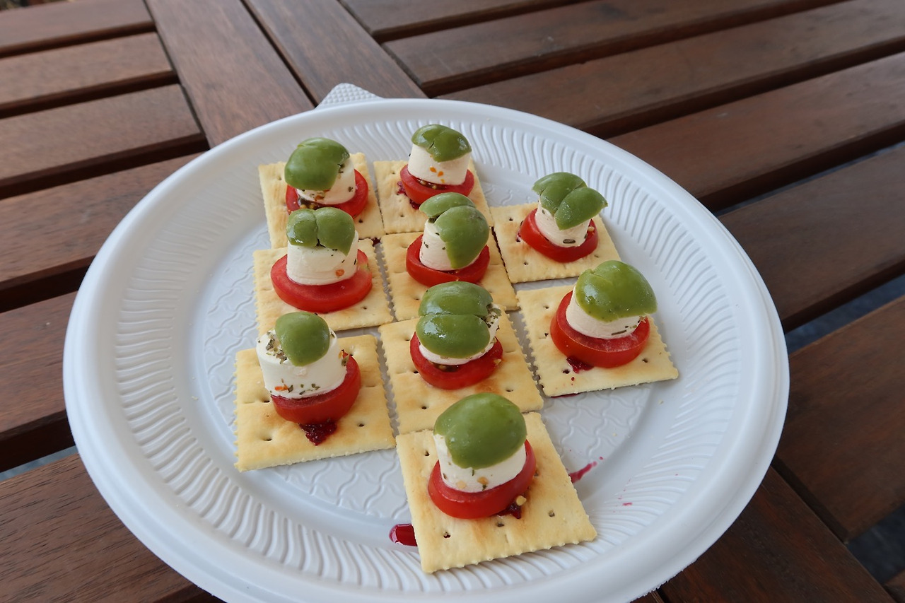 맥주파티 카나페 내가 만들었다.jpg