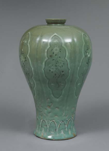 목포청자 상감국화모란유로죽문 매병 및 죽찰.jpg