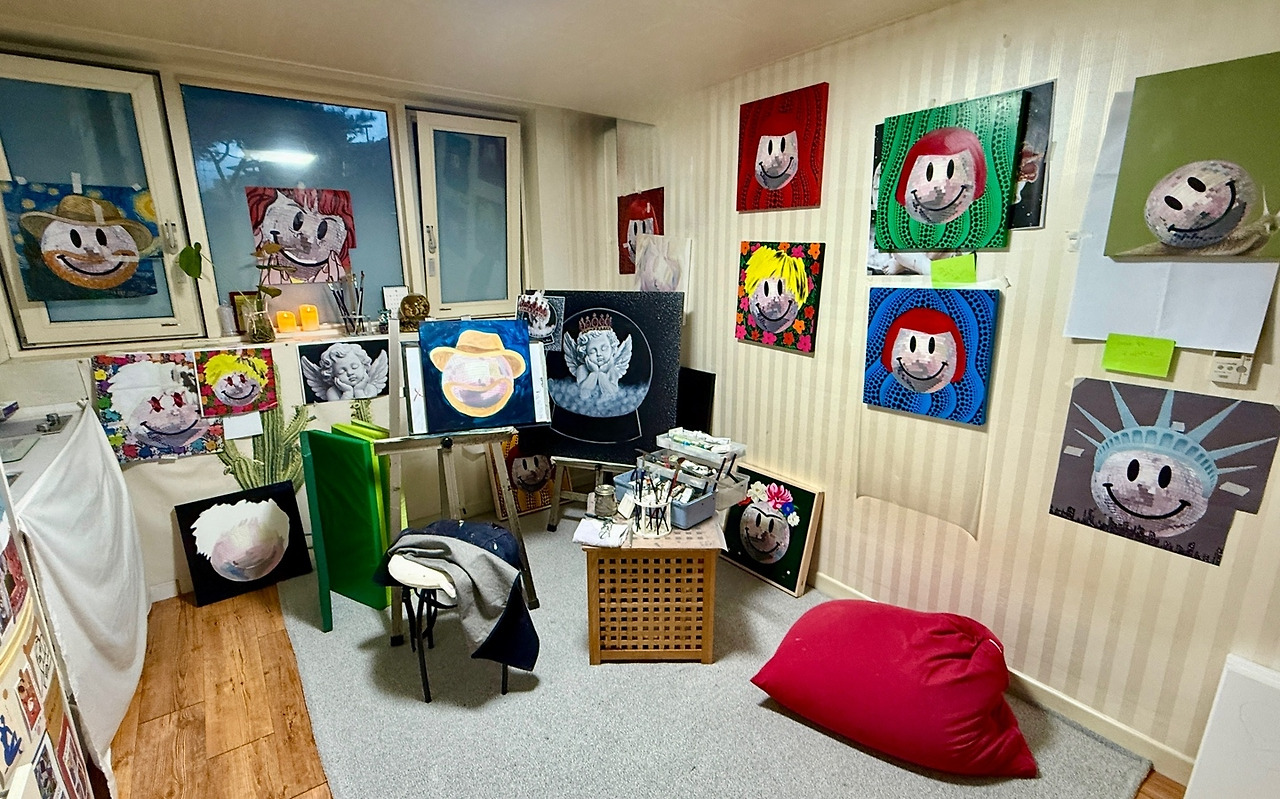 작업실 풍경.jpg