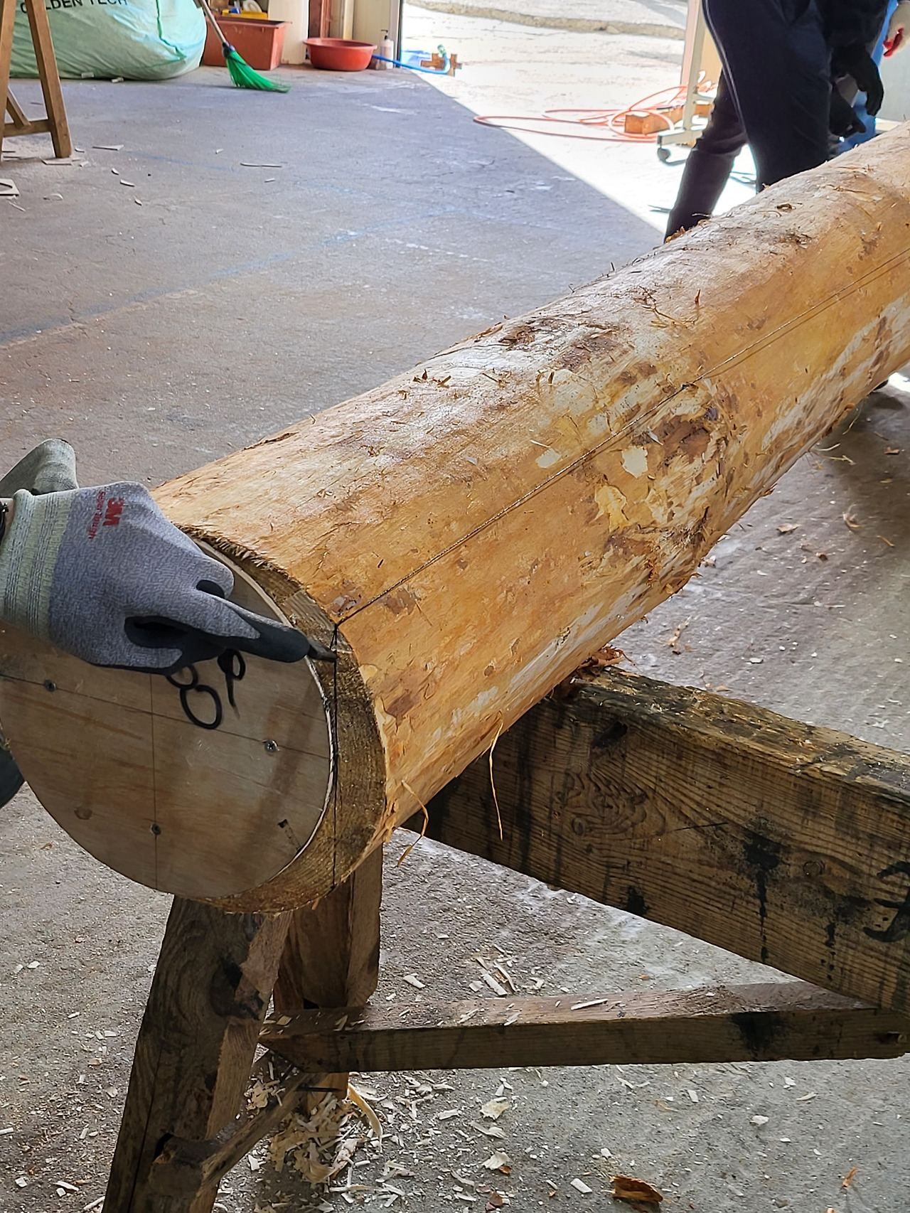 평창한옥학원_3주차 수요일_도리 만들기_4-1_팔각형 먹선치기_20211103_105417.jpg