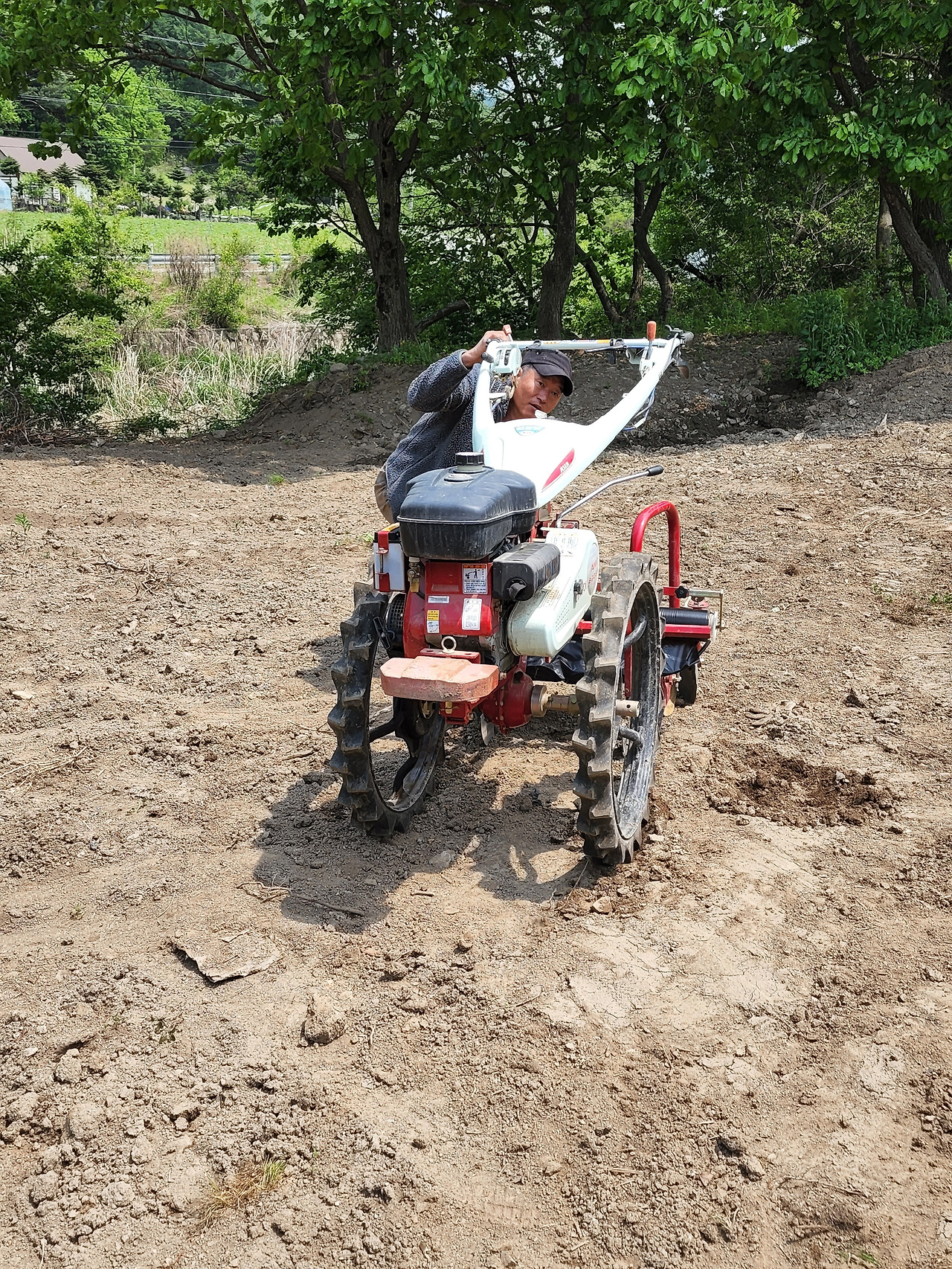 횡성 6주차_수요일_관리기 시범보이는 전문가_20220525_112027.jpg