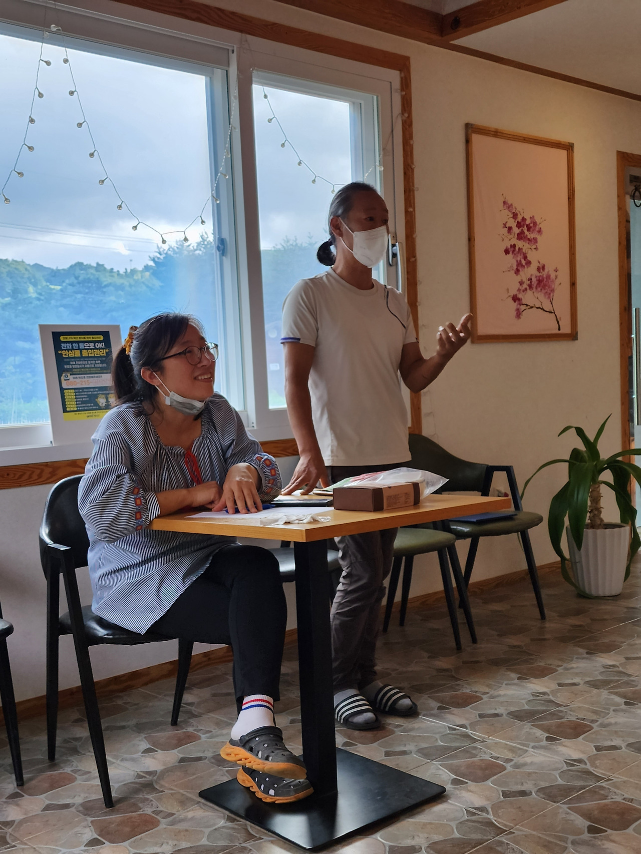 횡성 23주차 월요일_윤토마 하우스에서 강의하는 부부_20220919_153544.jpg