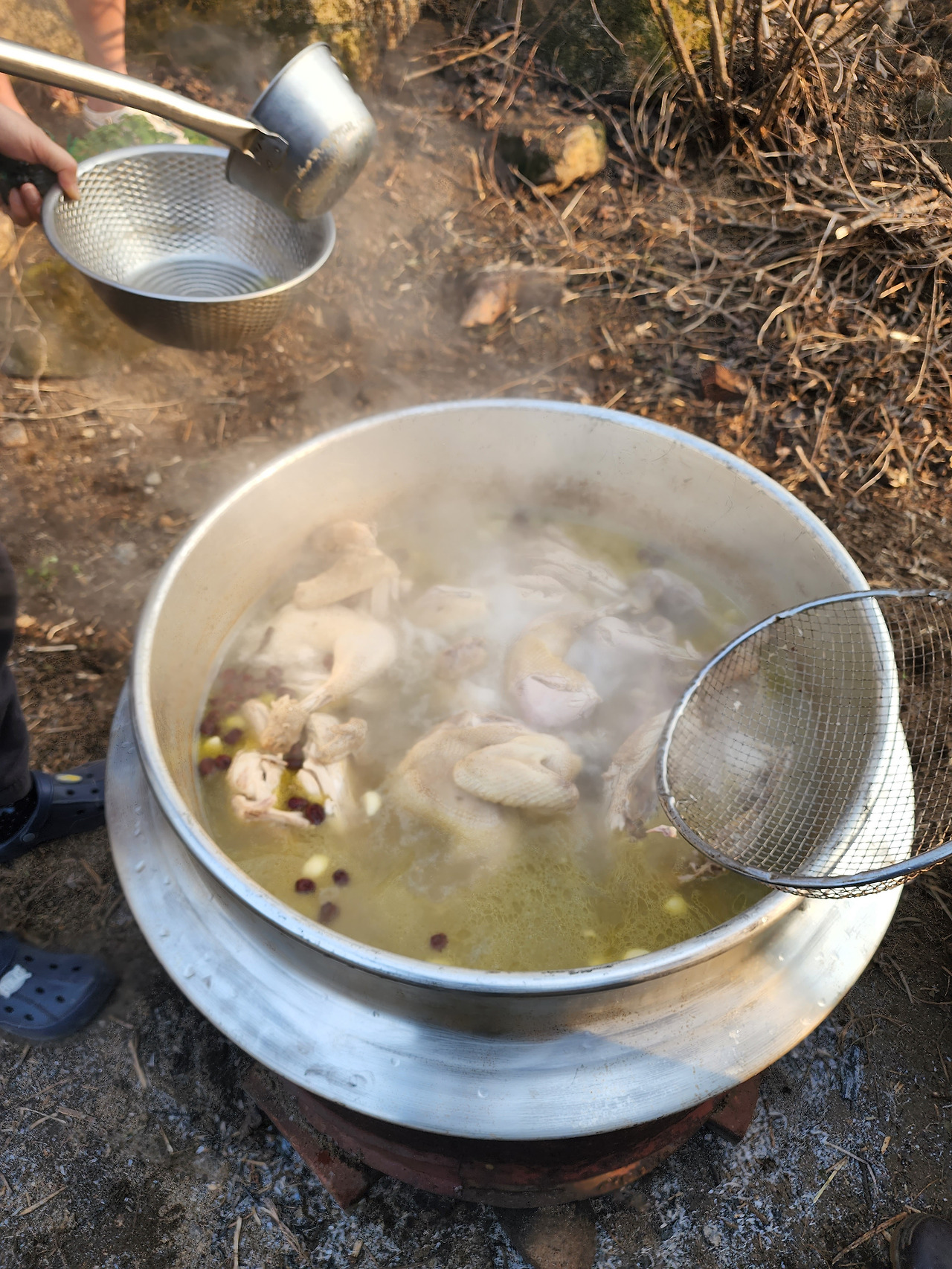 횡성 1주차 화요일_회식준비_한시간동안 우려낸 백숙_20220419_173251.jpg