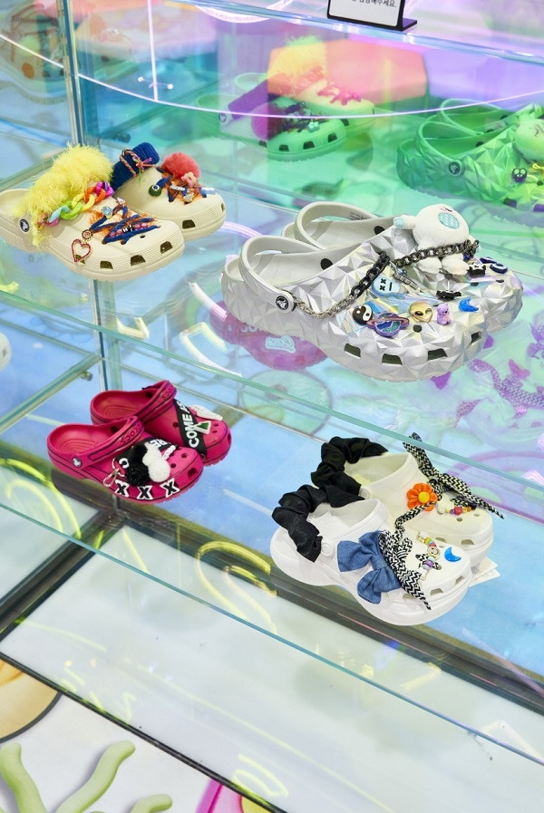 한국섬유신문 크록스.jpg