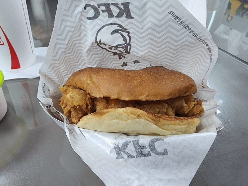 KFC 스콜쳐버거 (2).jpg