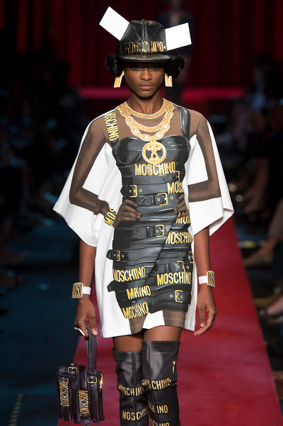 Moschino-SS17-0121_19.jpg